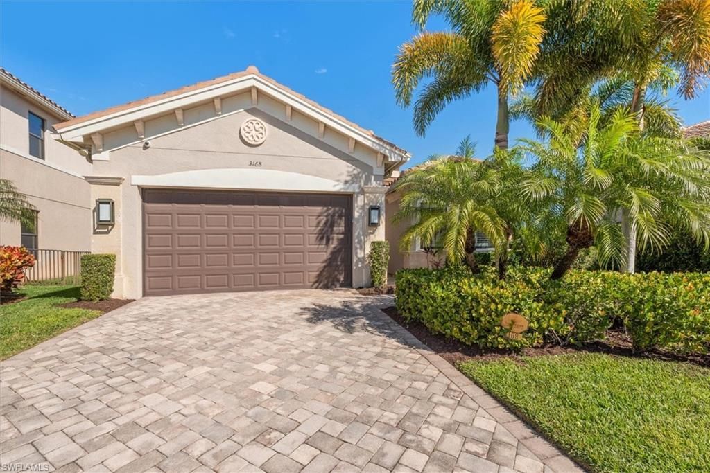 3168 Pacific Dr, Naples, FL 34119 Photo