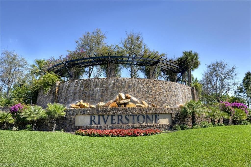 3168 Pacific Dr, Naples, FL 34119 Photo