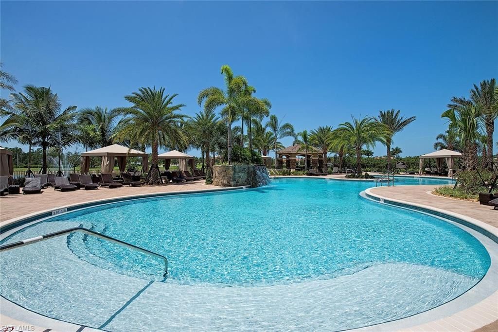 3168 Pacific Dr, Naples, FL 34119 Photo