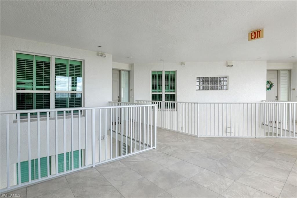 300 Dunes Blvd, Unit PH-5, Naples, FL 34110 Photo