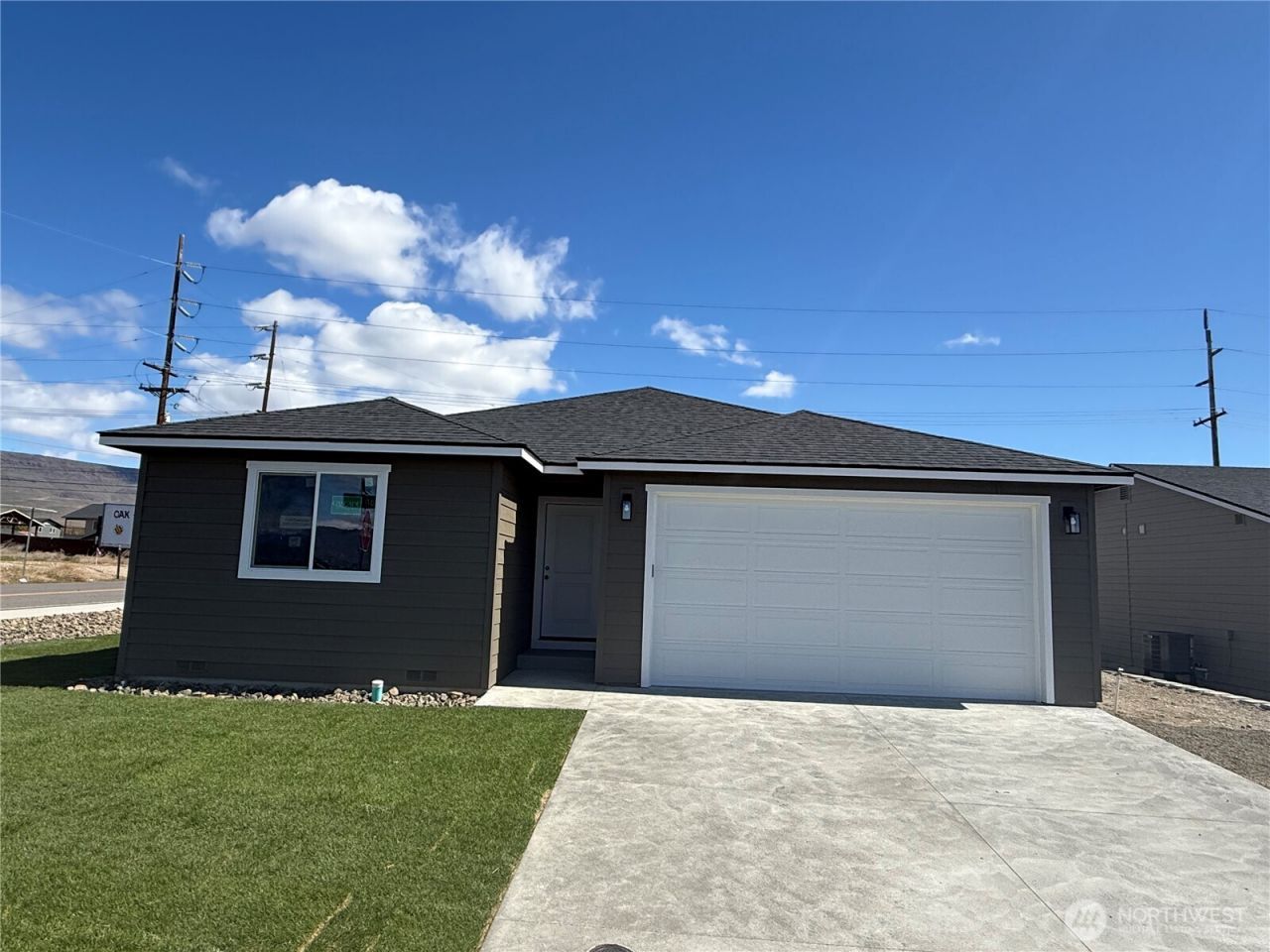 2484 Noah Street Se, East Wenatchee, WA 98802 Main Photo