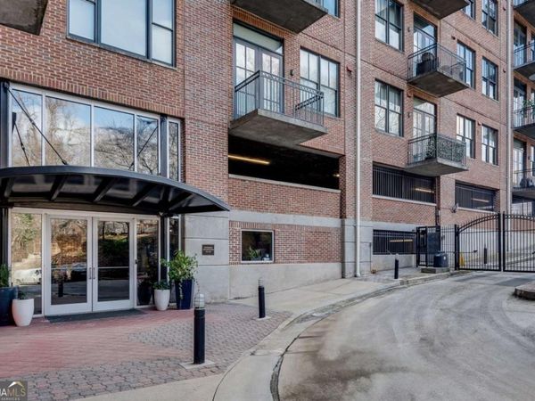 3235 Roswell Road, Unit 709, Atlanta, GA 30305