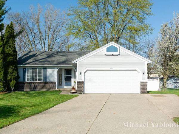 725 Brittany Court SE, Grand Rapids, MI 49548