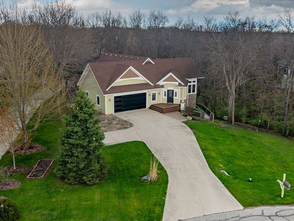 105 Majestic Oak Circle, Huxley, IA 50124