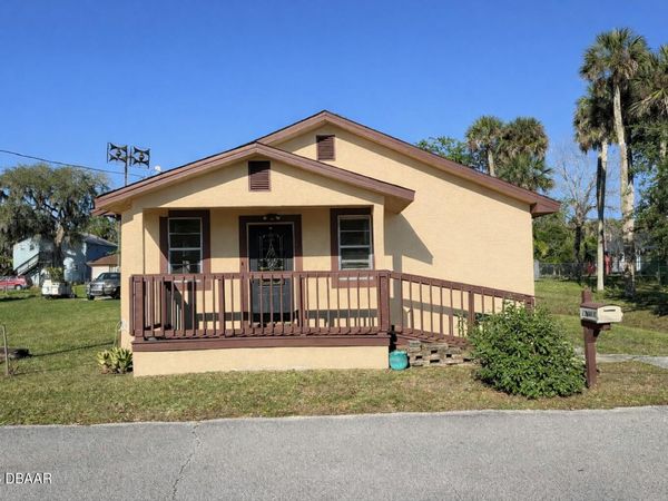 415 N Duss Street, New Smyrna Beach, FL 32168