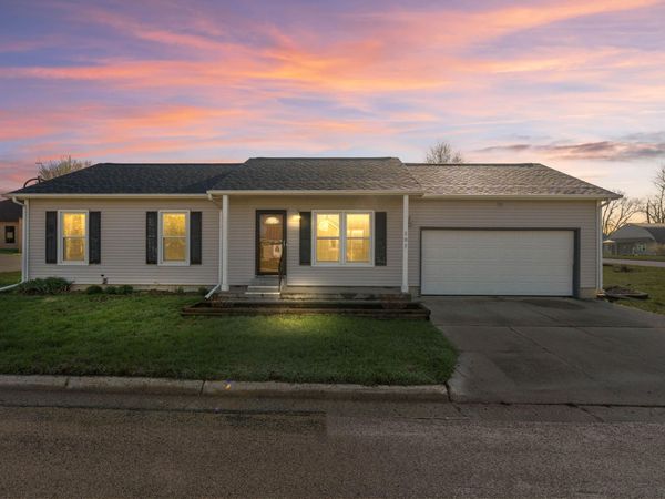 307 7th Avenue SW, State Center, IA 50247