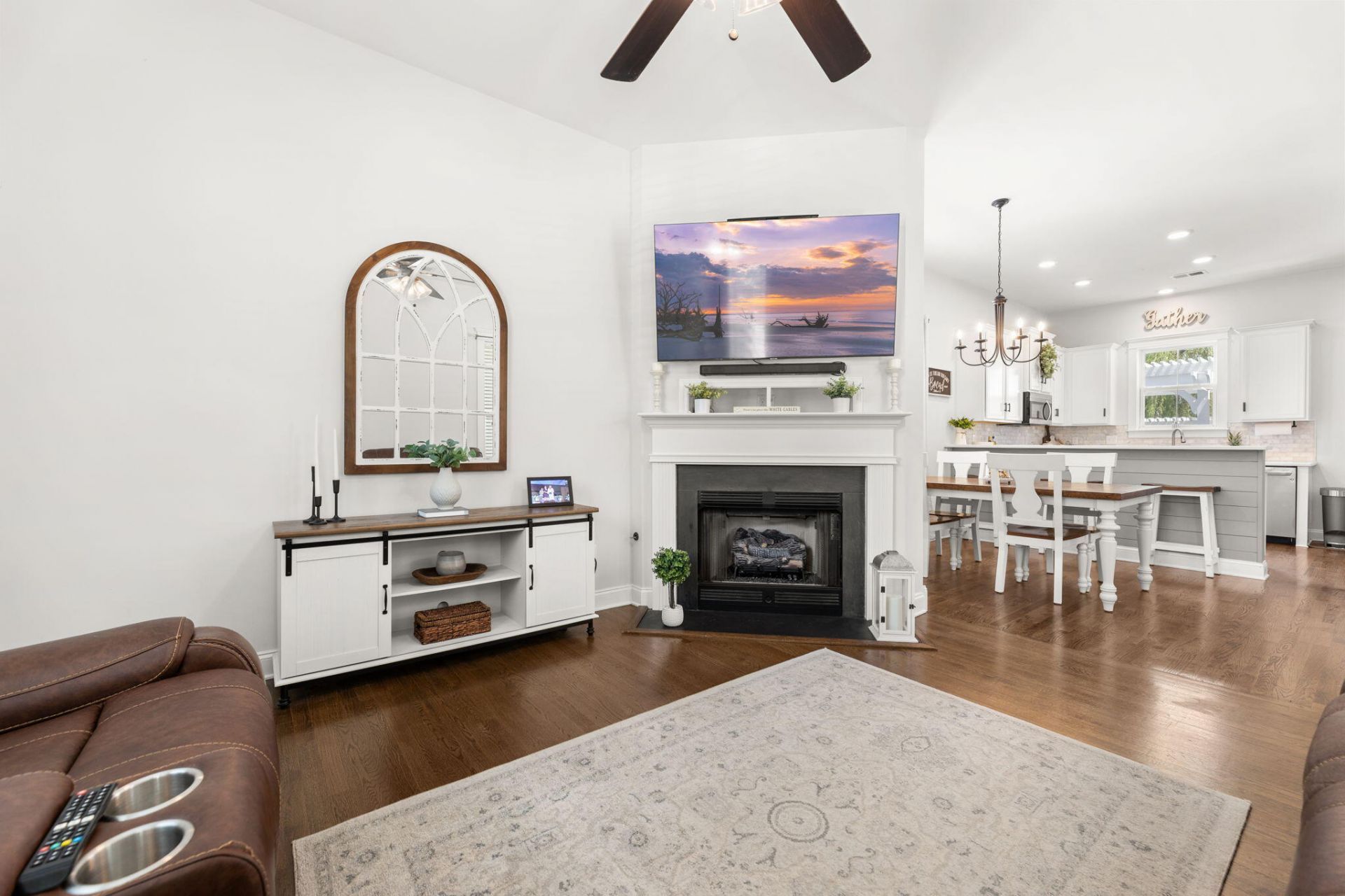 213 Hydrangea Street Photo 10