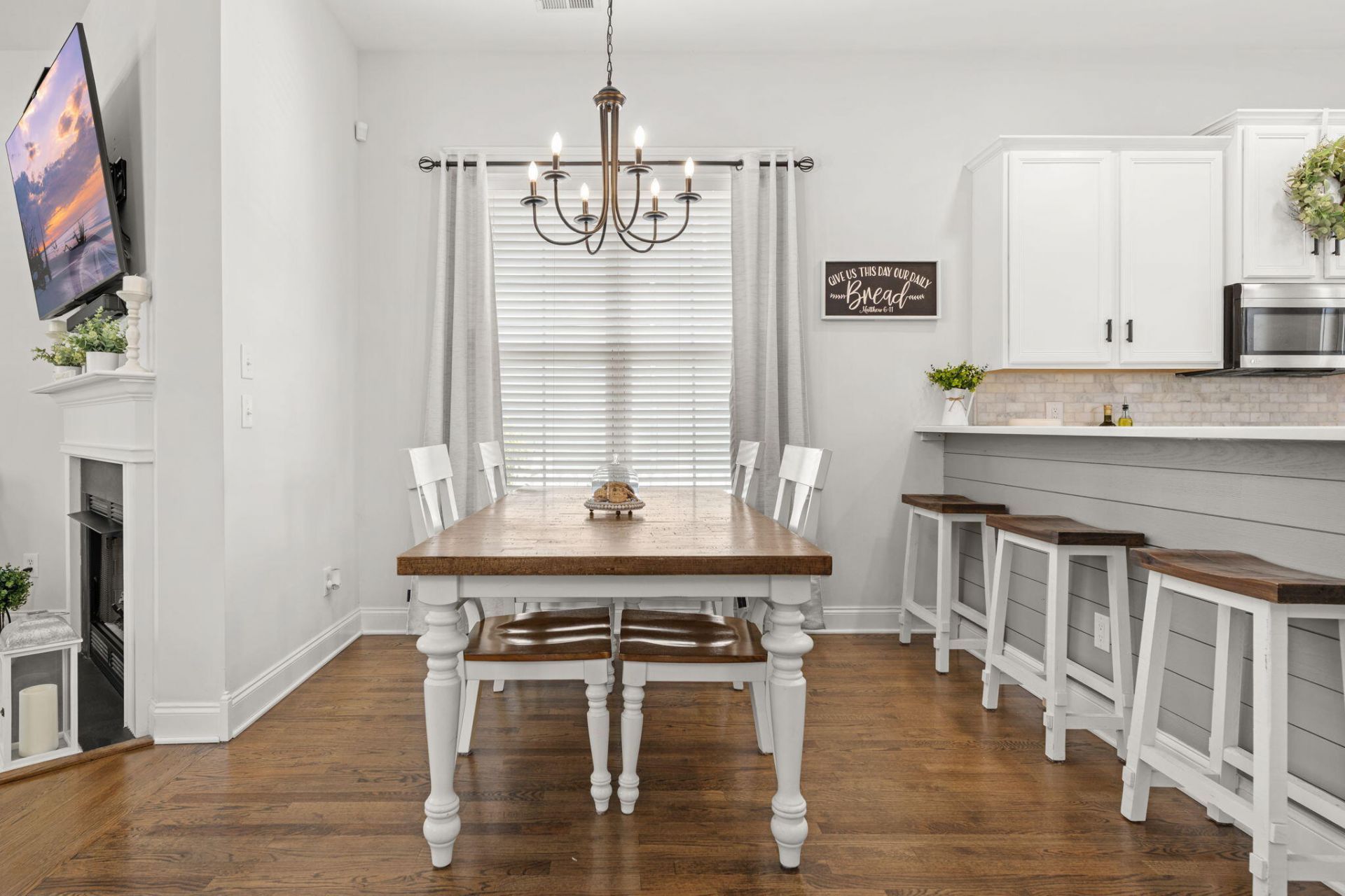 213 Hydrangea Street Photo 11