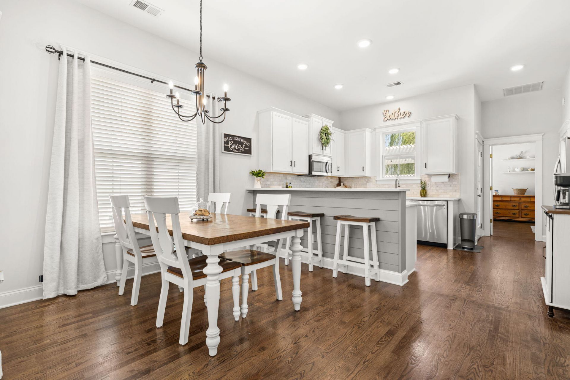 213 Hydrangea Street Photo 12