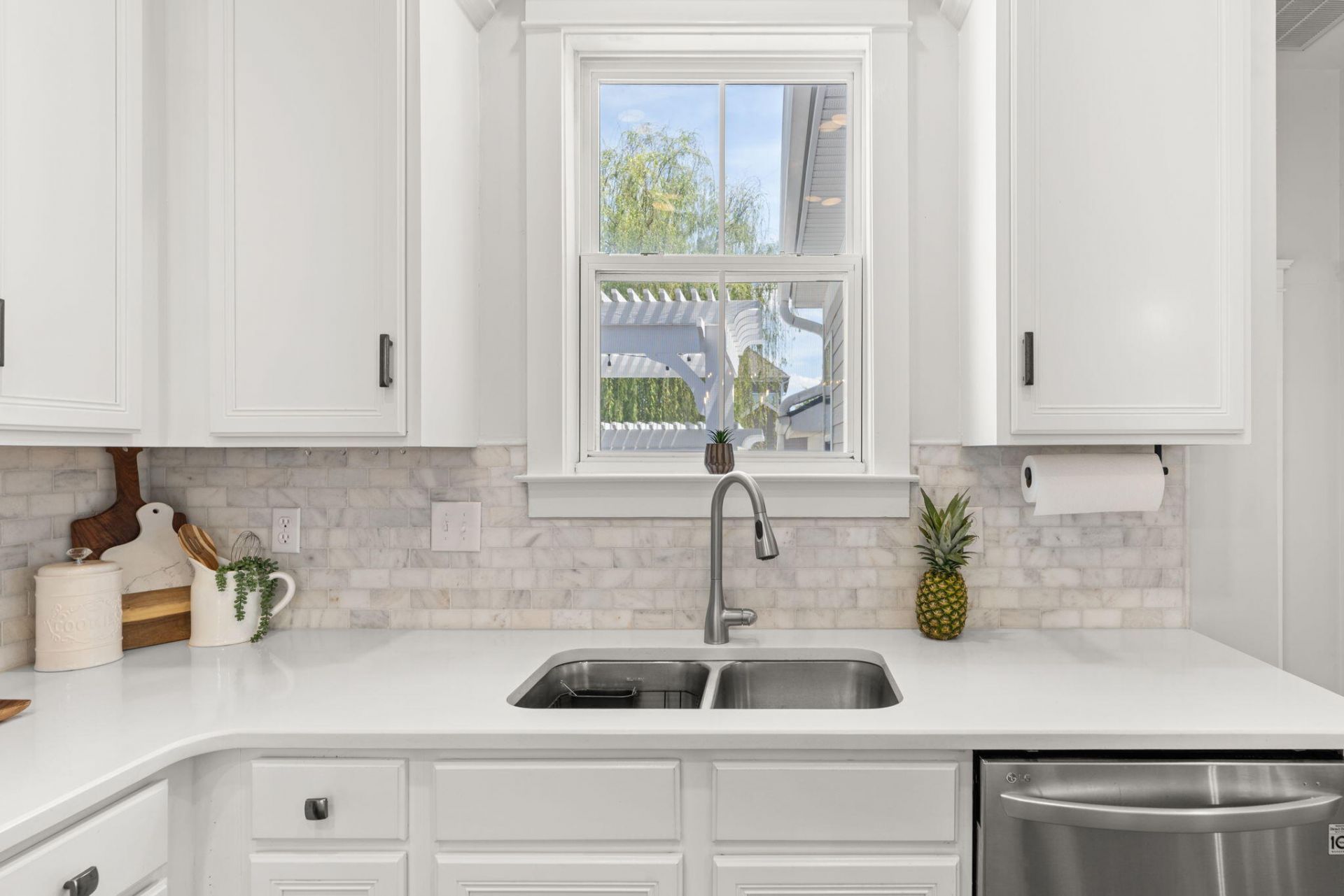 213 Hydrangea Street Photo 15