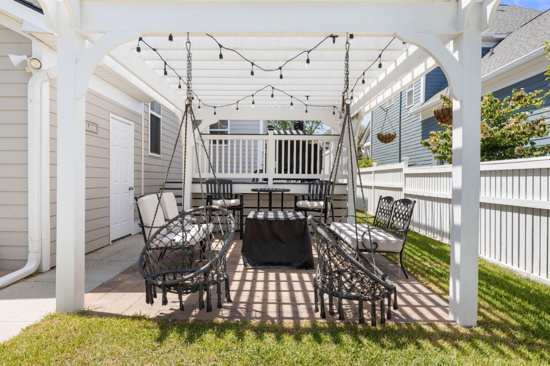 213 Hydrangea Street Photo 29