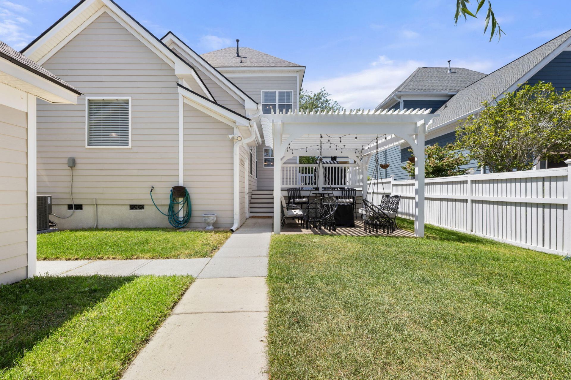 213 Hydrangea Street Photo 30