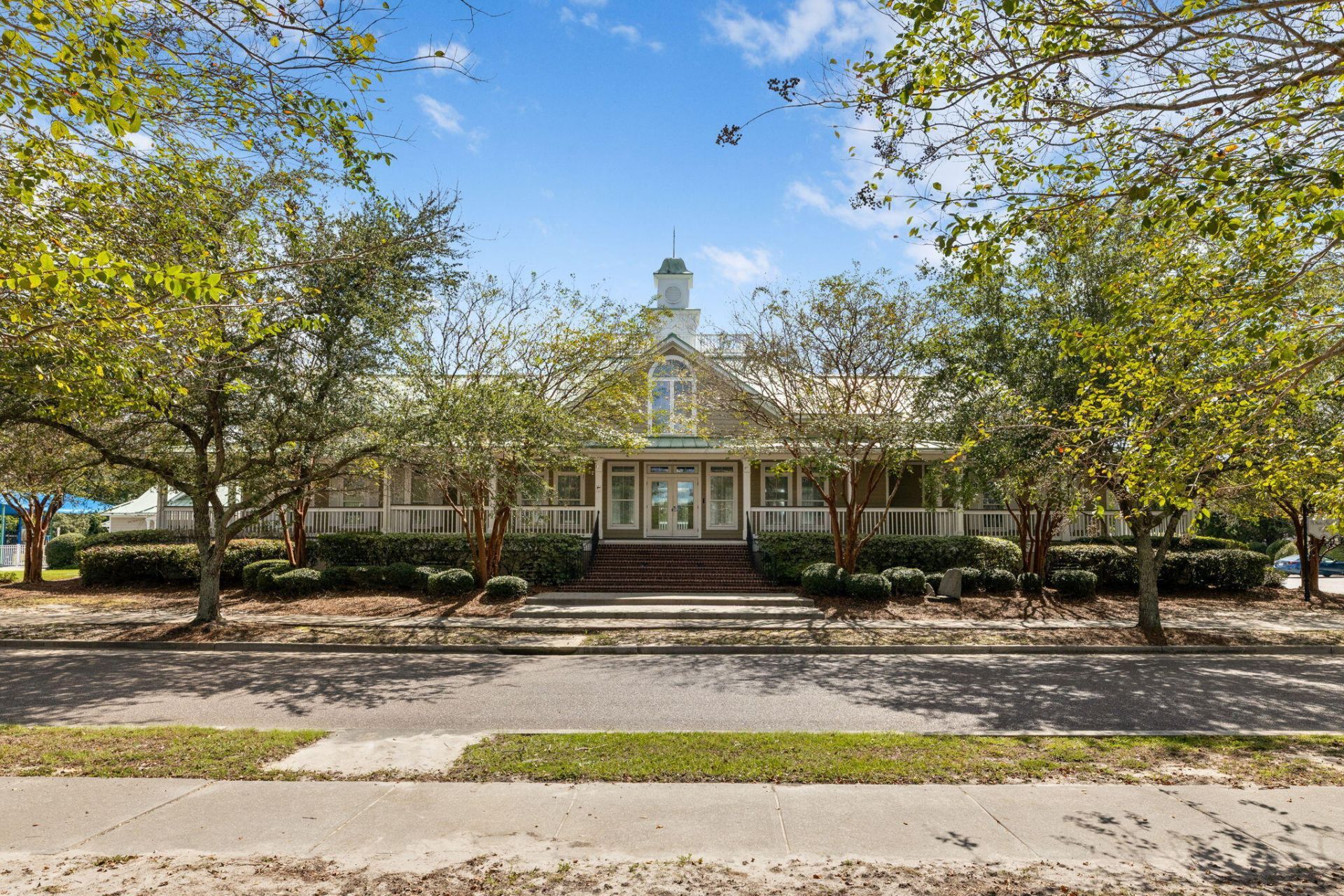 213 Hydrangea Street Photo 33