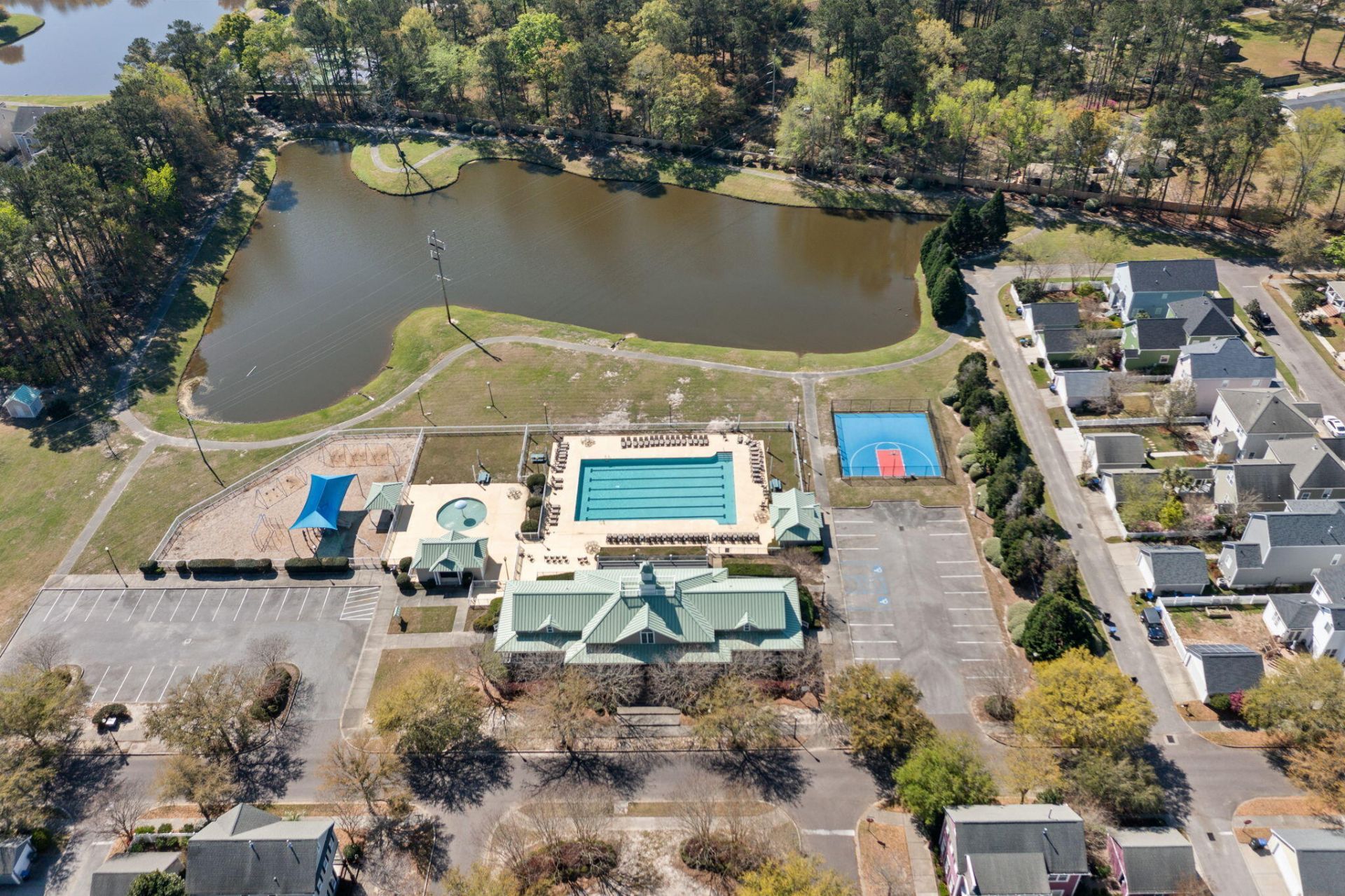 213 Hydrangea Street Photo 39