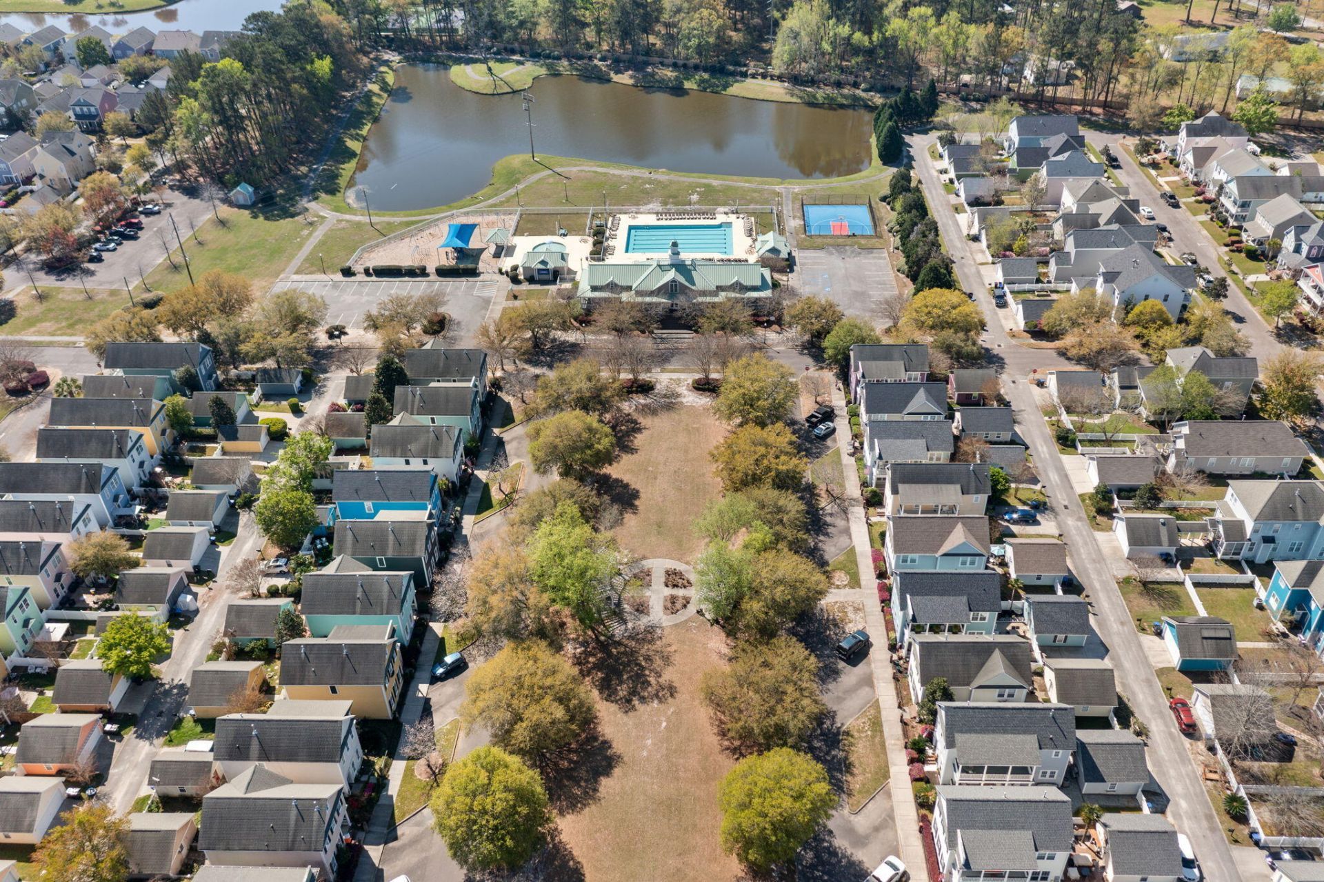 213 Hydrangea Street Photo 41