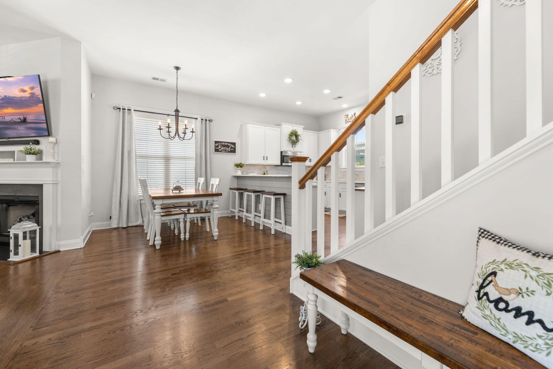 213 Hydrangea Street Photo 7