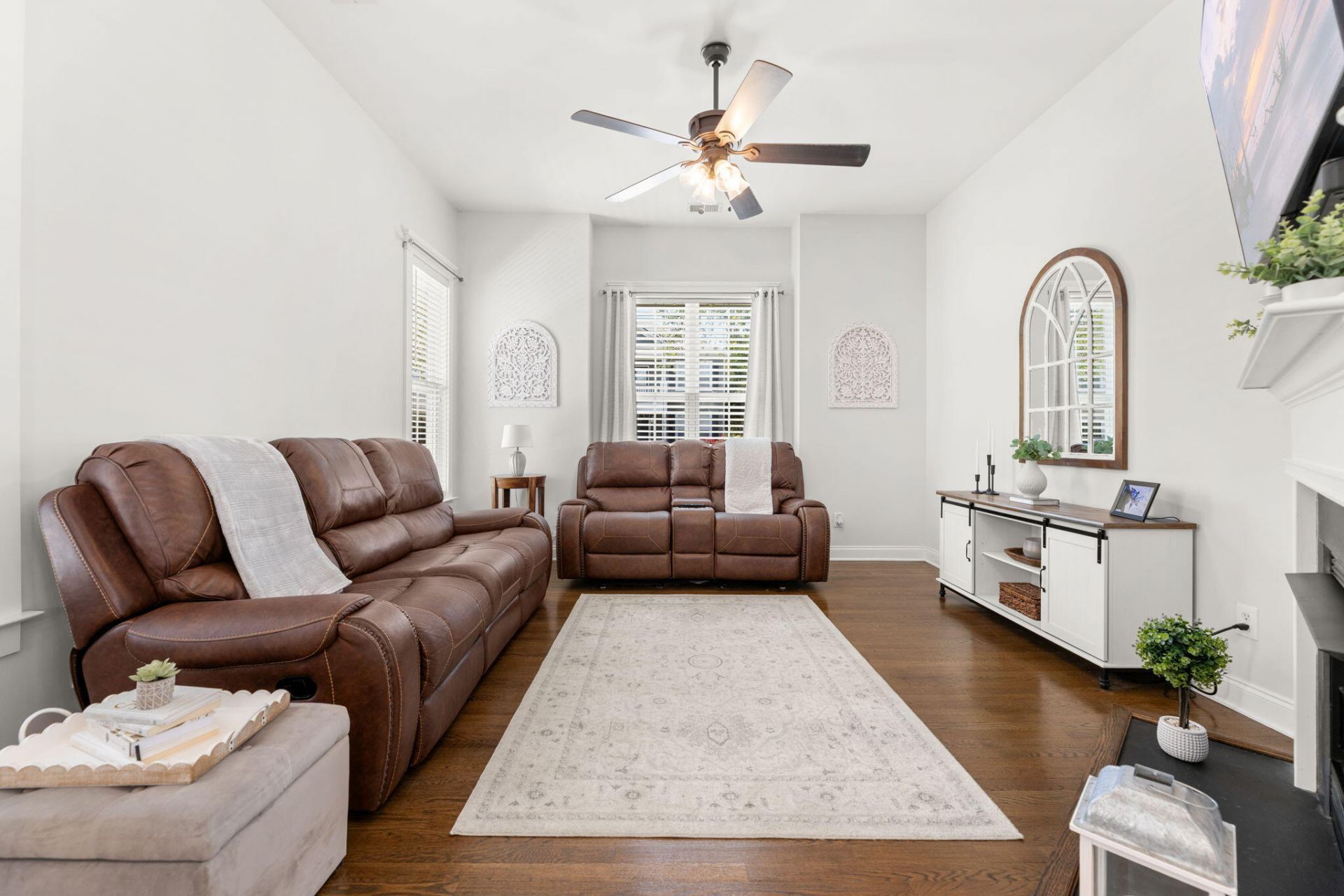 213 Hydrangea Street Photo 8