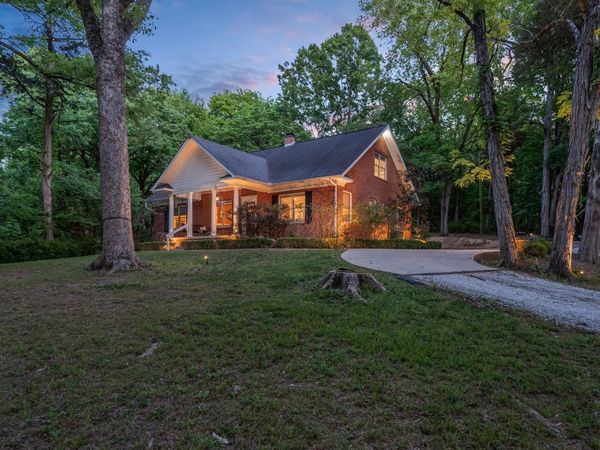 711 Greensboro, Starkville, MS 39759