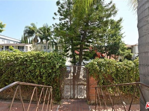 7929 Blackburn Avenue, Los Angeles, CA 90048