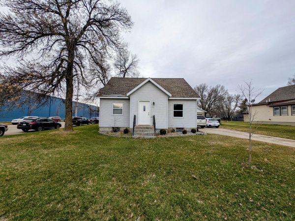311 3rd Avenue NW, Perham, MN 56573