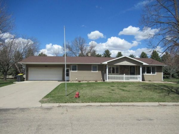 300 Sagratti Street W, Edgerton, MN 56128