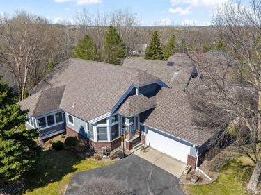513 Wildflower, Burnsville, MN 55306