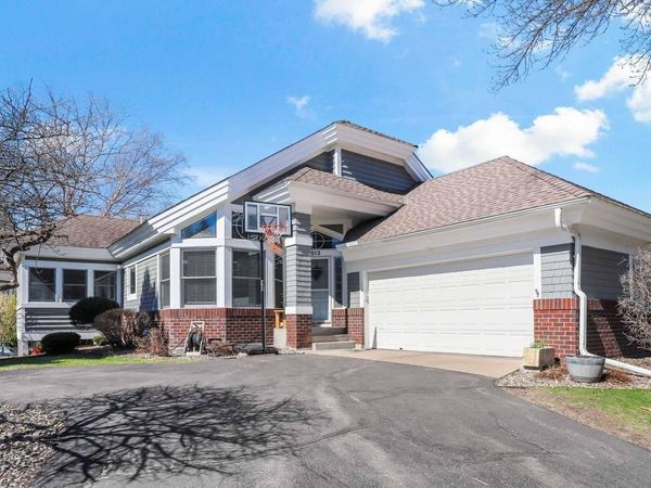 513 Wildflower, Burnsville, MN 55306