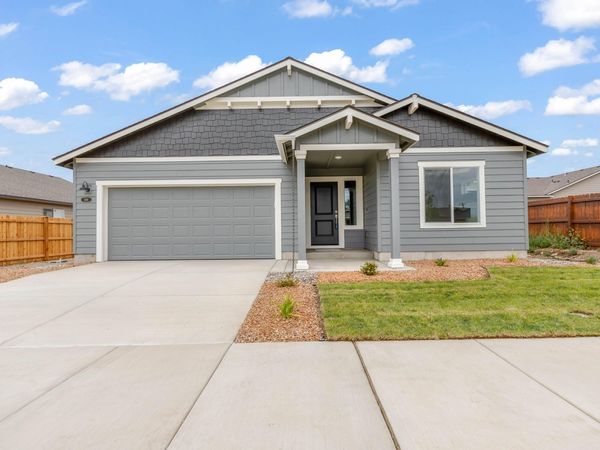 406 NW Monte Vista Avenue, Unit 124, Madras, OR 97741