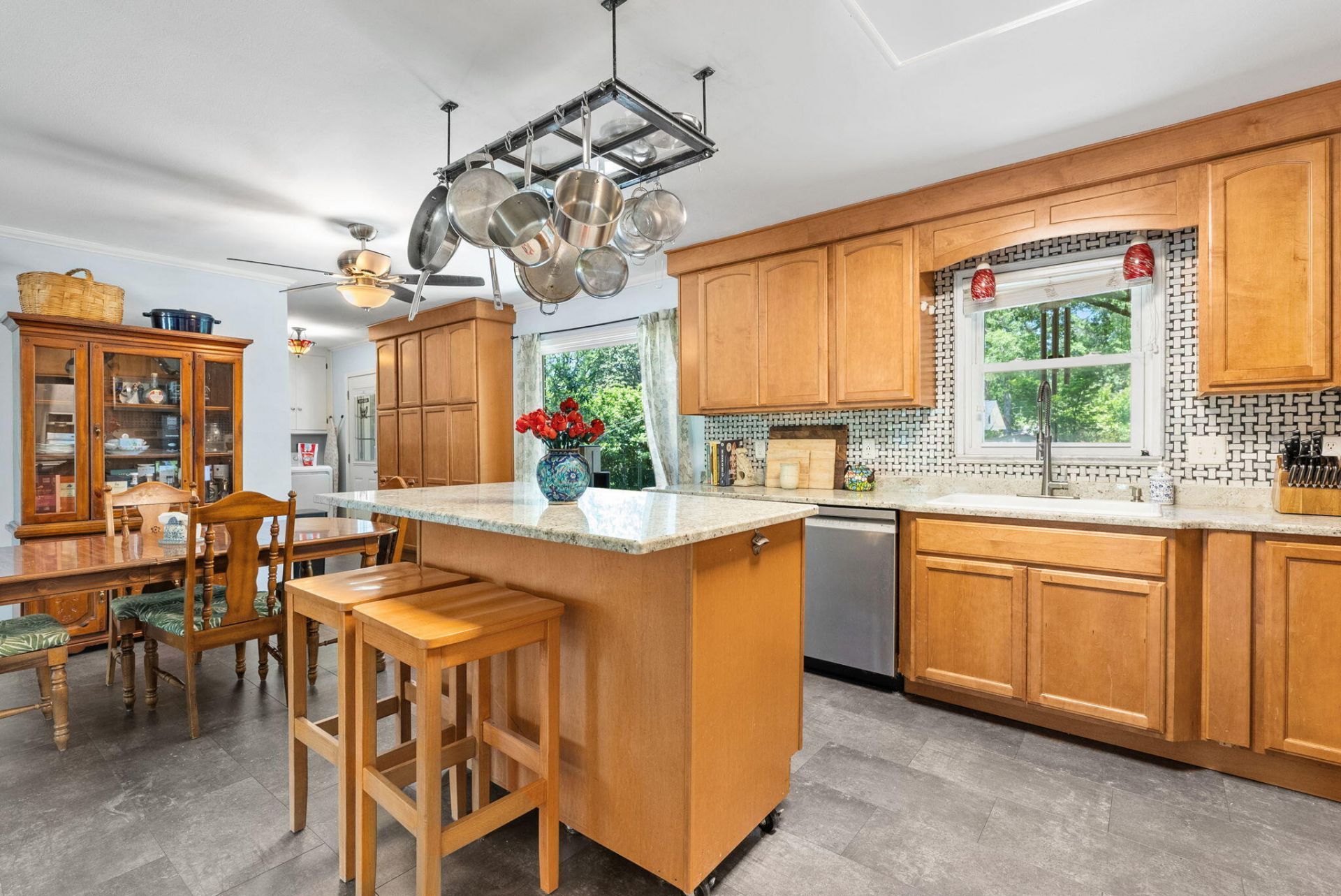 512 Dogwood Circle Photo 14