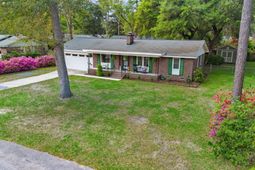 512 Dogwood Circle photo 4