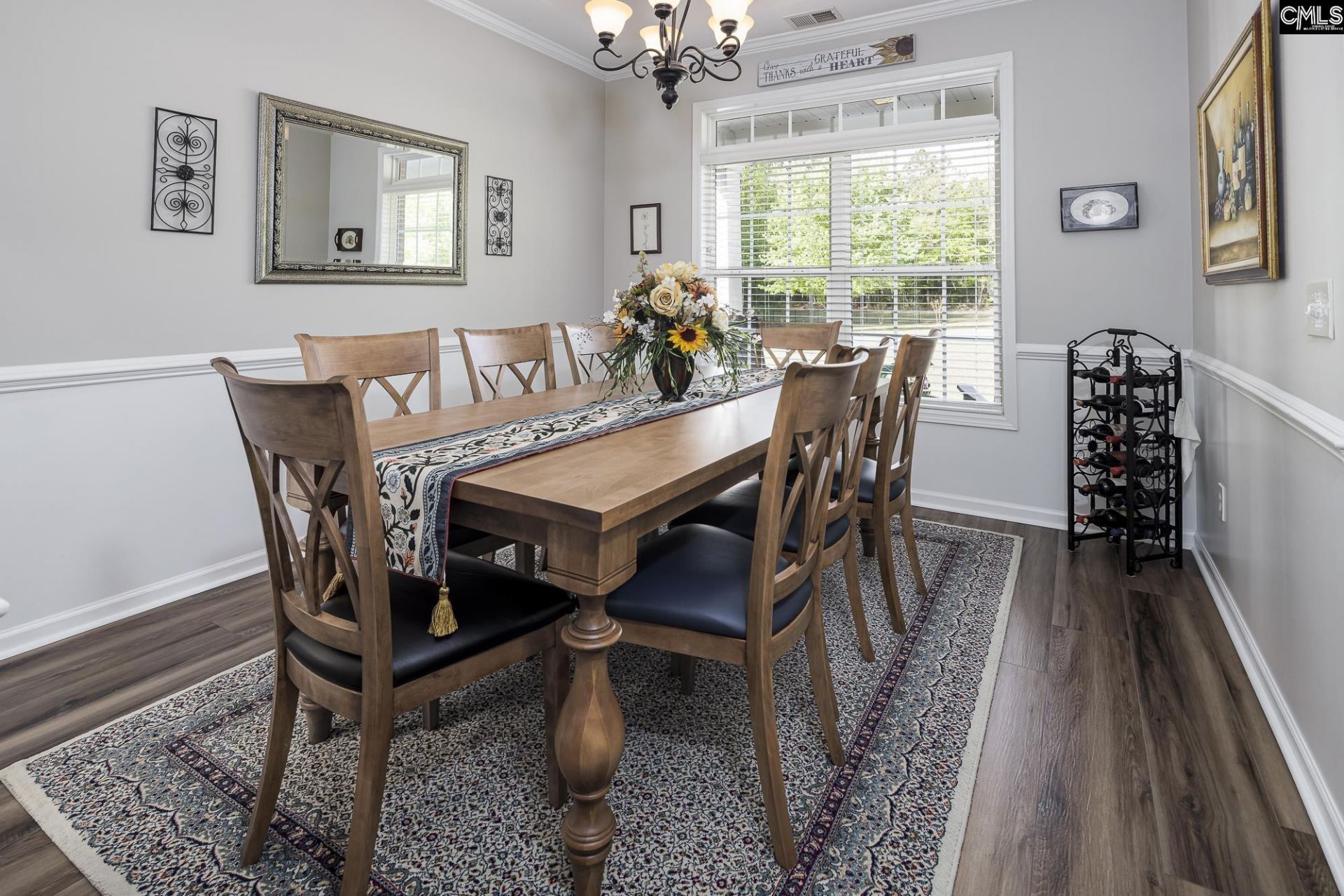 988 Veterans Row Photo 10