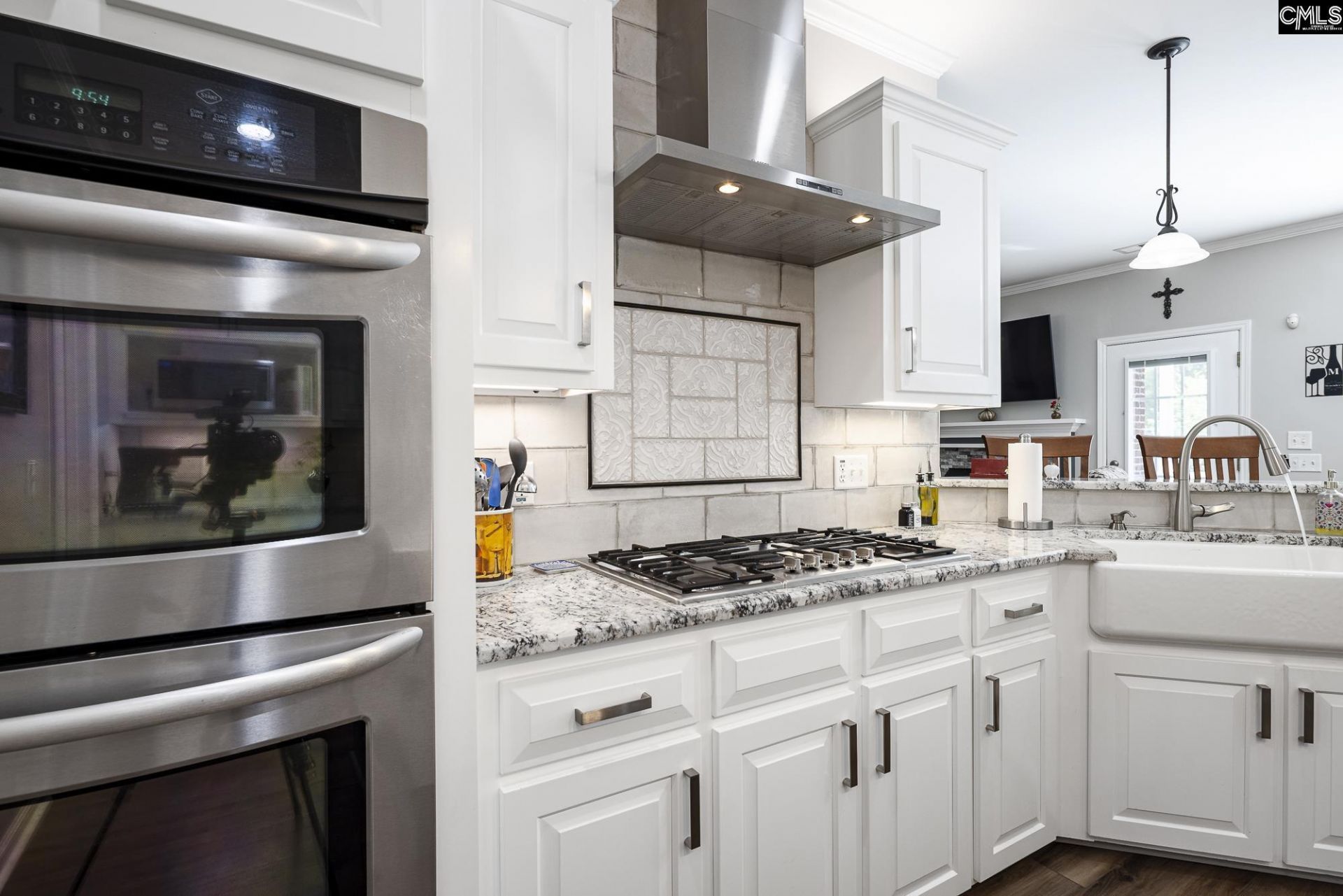 988 Veterans Row Photo 13