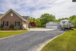 988 Veterans Row photo 4