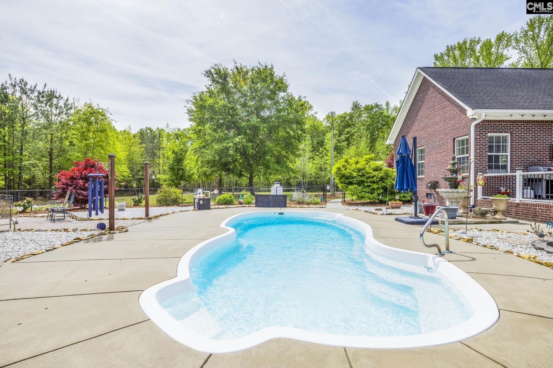 988 Veterans Row Photo 45