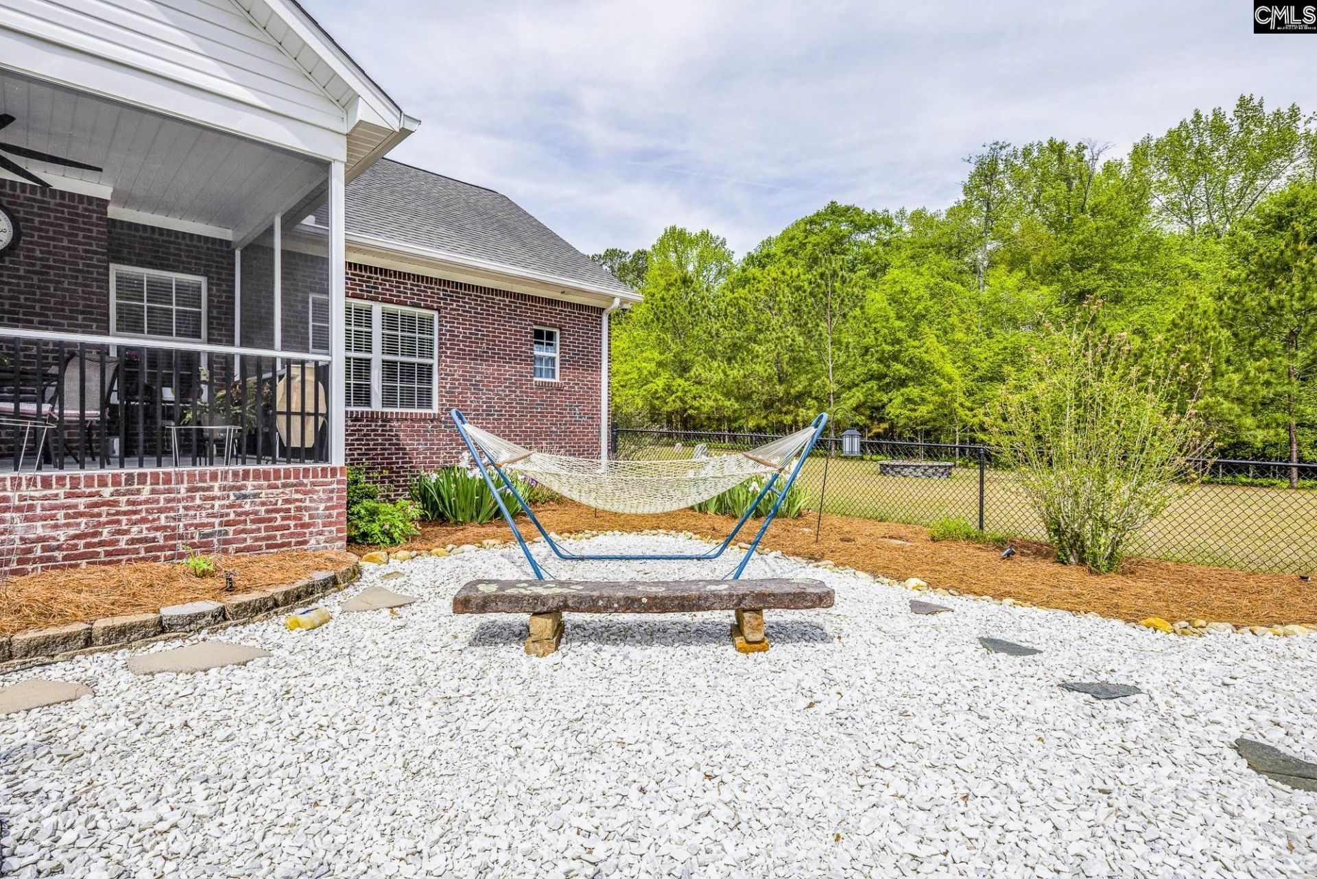 988 Veterans Row Photo 46