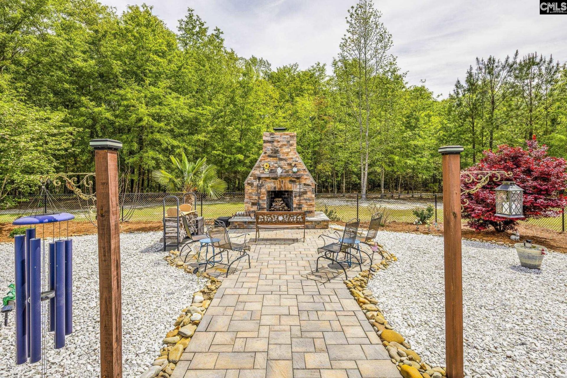 988 Veterans Row Photo 47