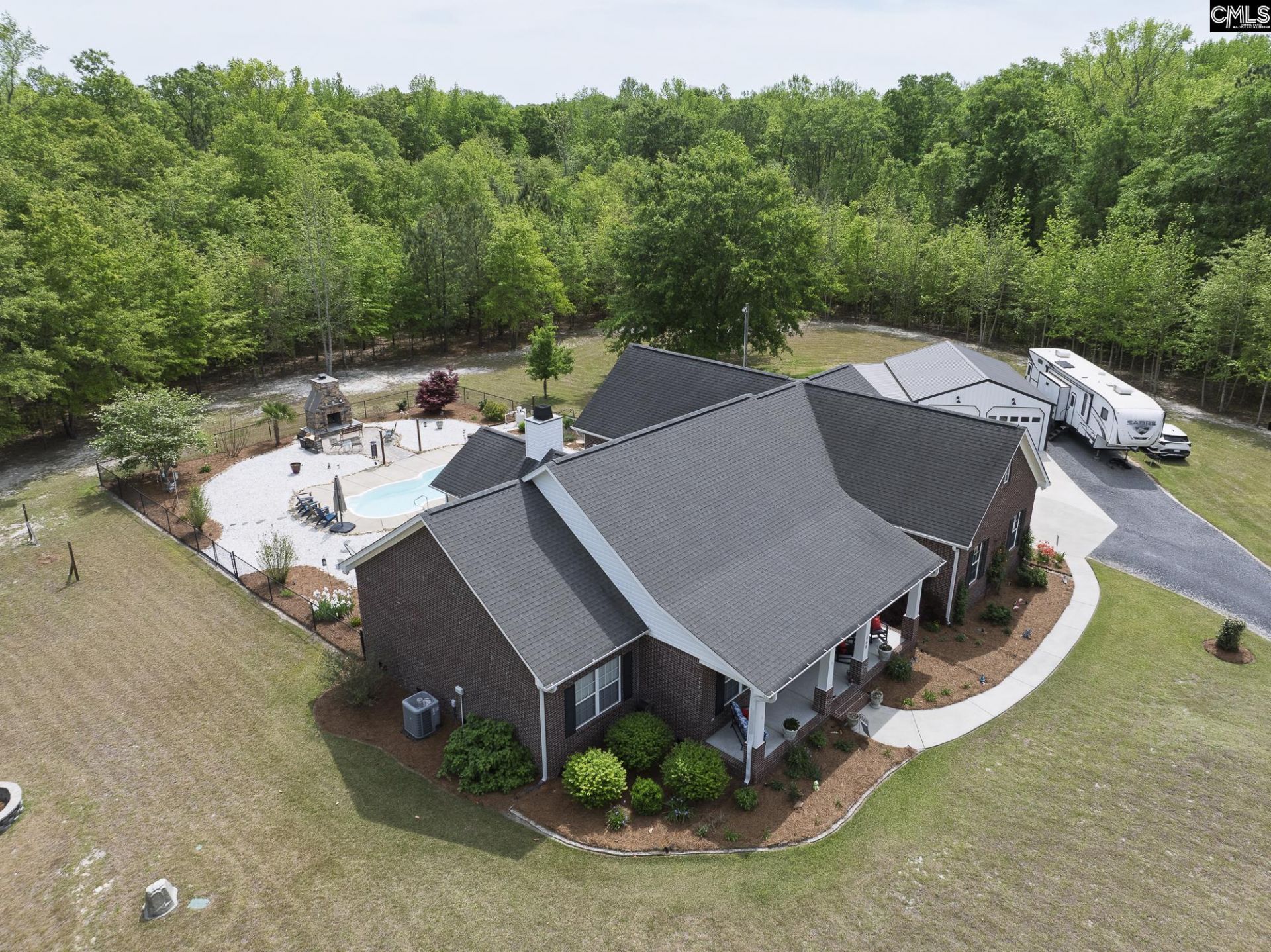 988 Veterans Row Photo 51