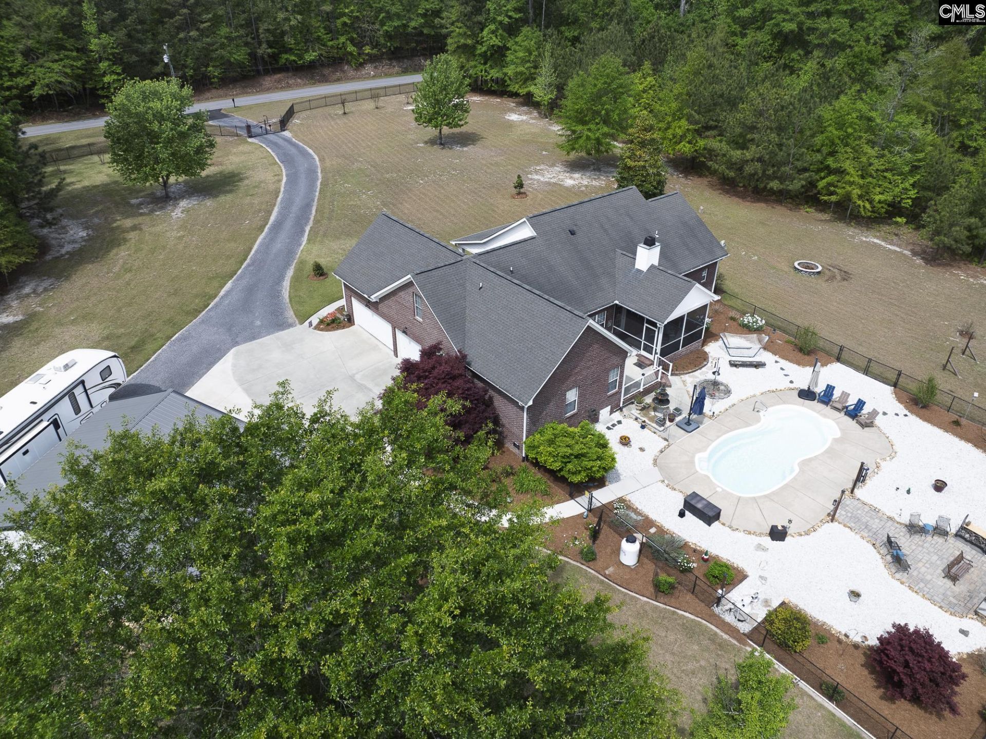 988 Veterans Row Photo 54