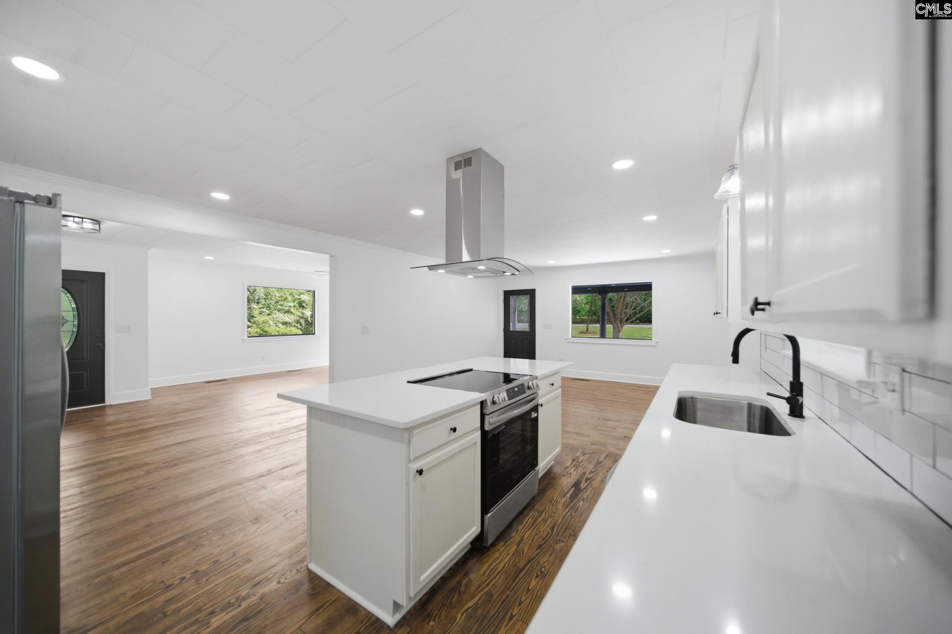 907 Amelia Street  Photo 12