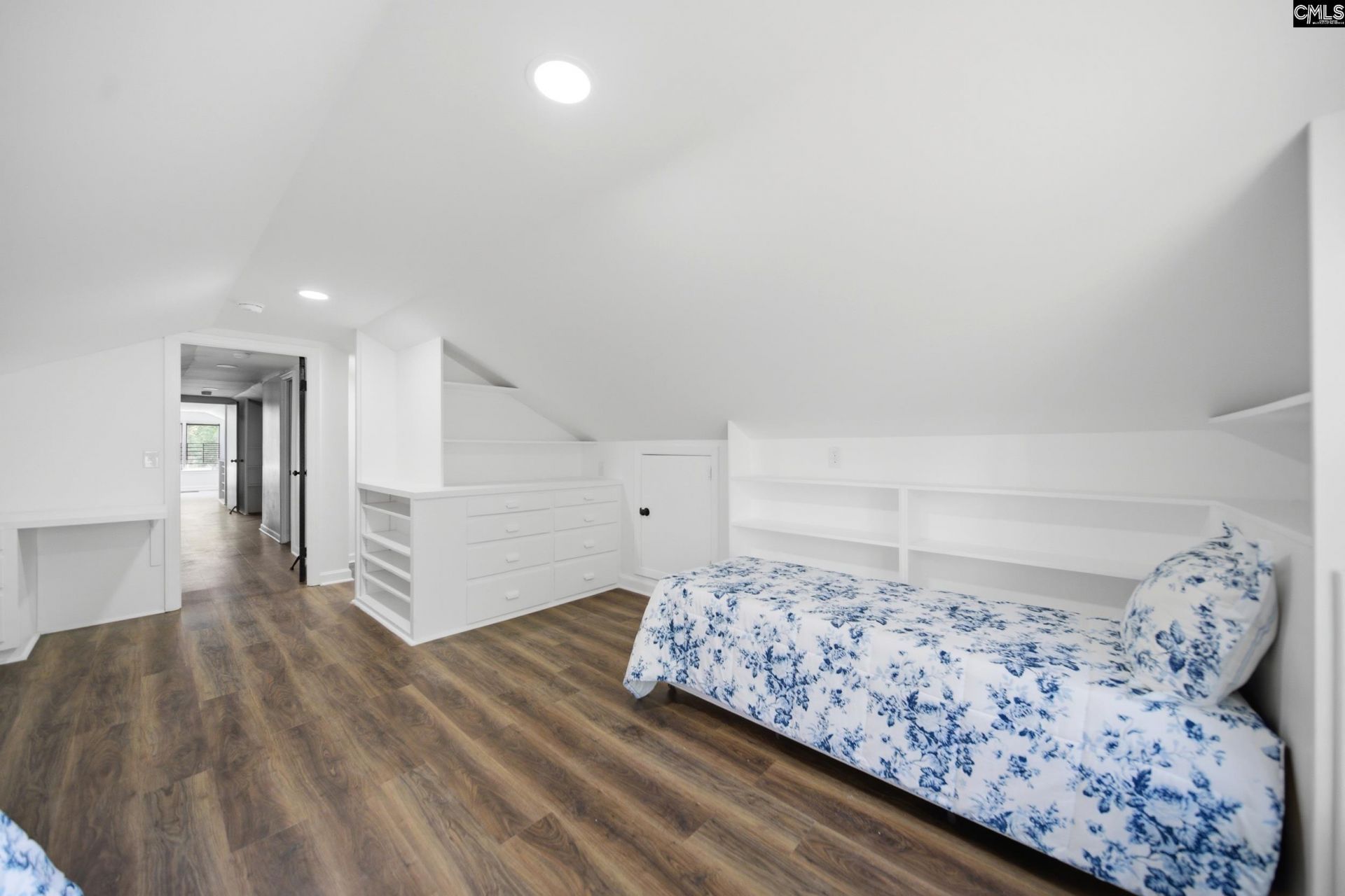 907 Amelia Street  Photo 33