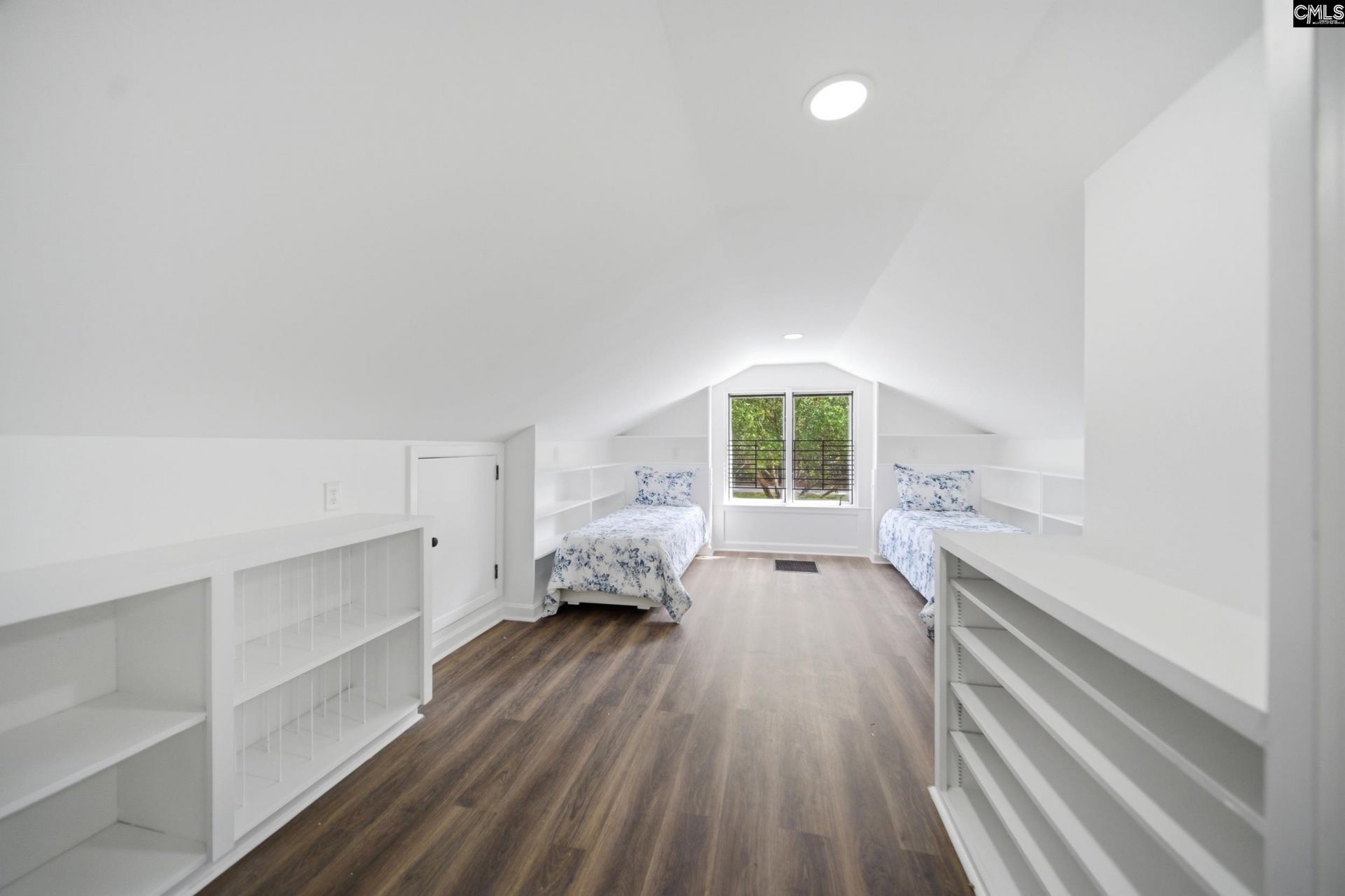 907 Amelia Street  Photo 37