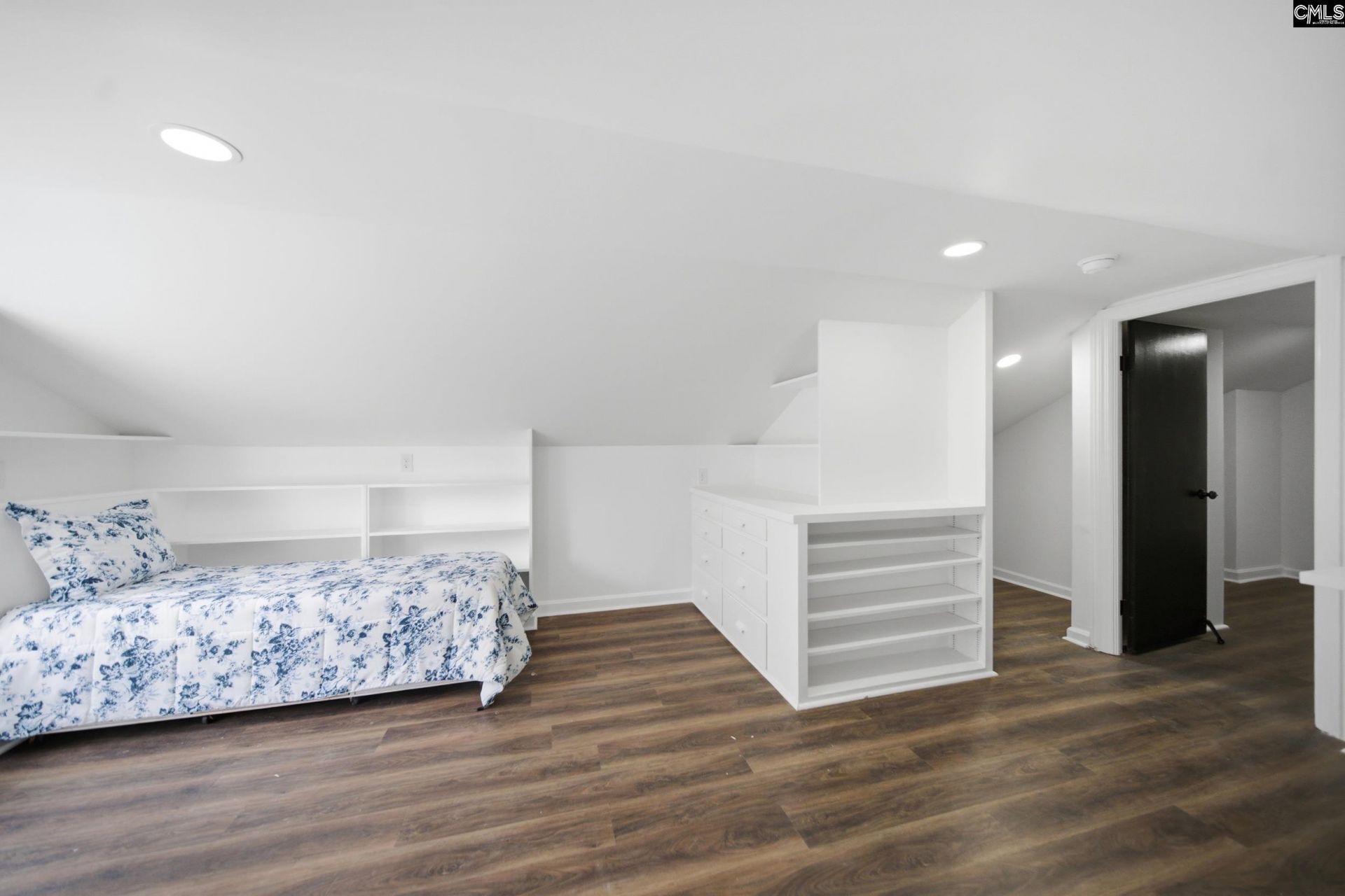 907 Amelia Street  Photo 38