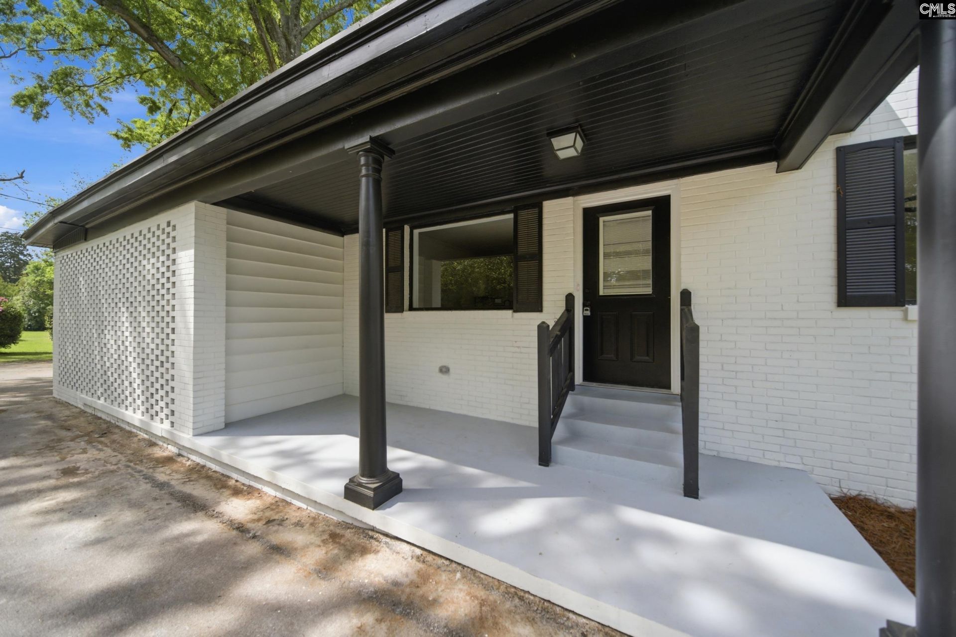 907 Amelia Street  Photo 5