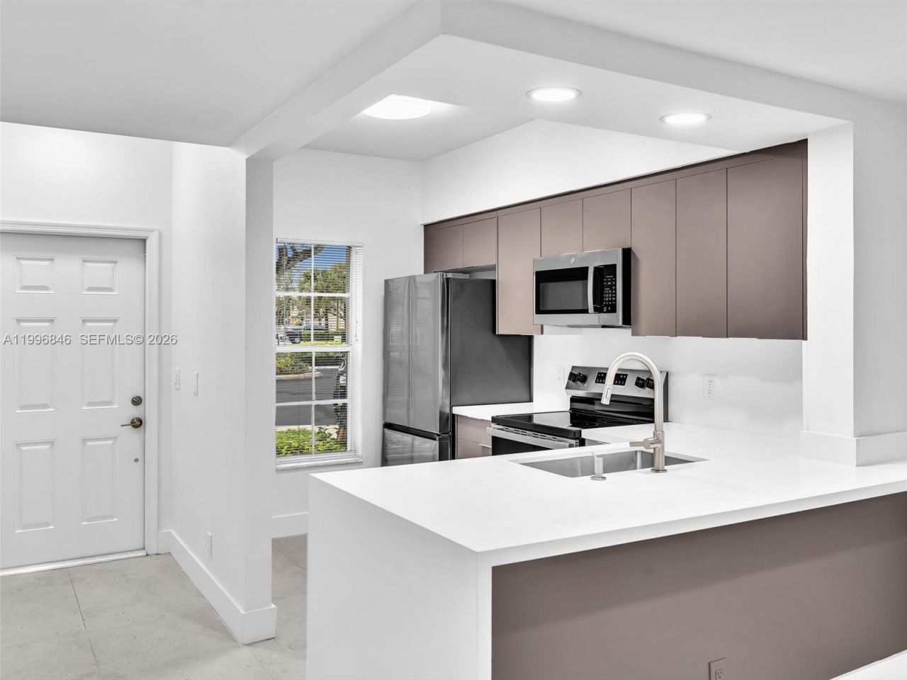 8 Key West Ct, Unit 8, Weston, FL 33326 Photo