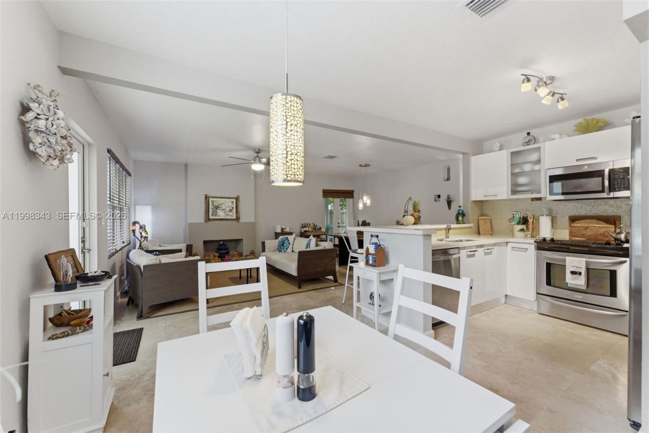 704 SW 14th St, Fort Lauderdale, FL 33315 Photo