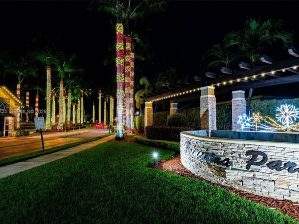 213 E Forest Oak Cir, Unit 213, Davie, FL 33325