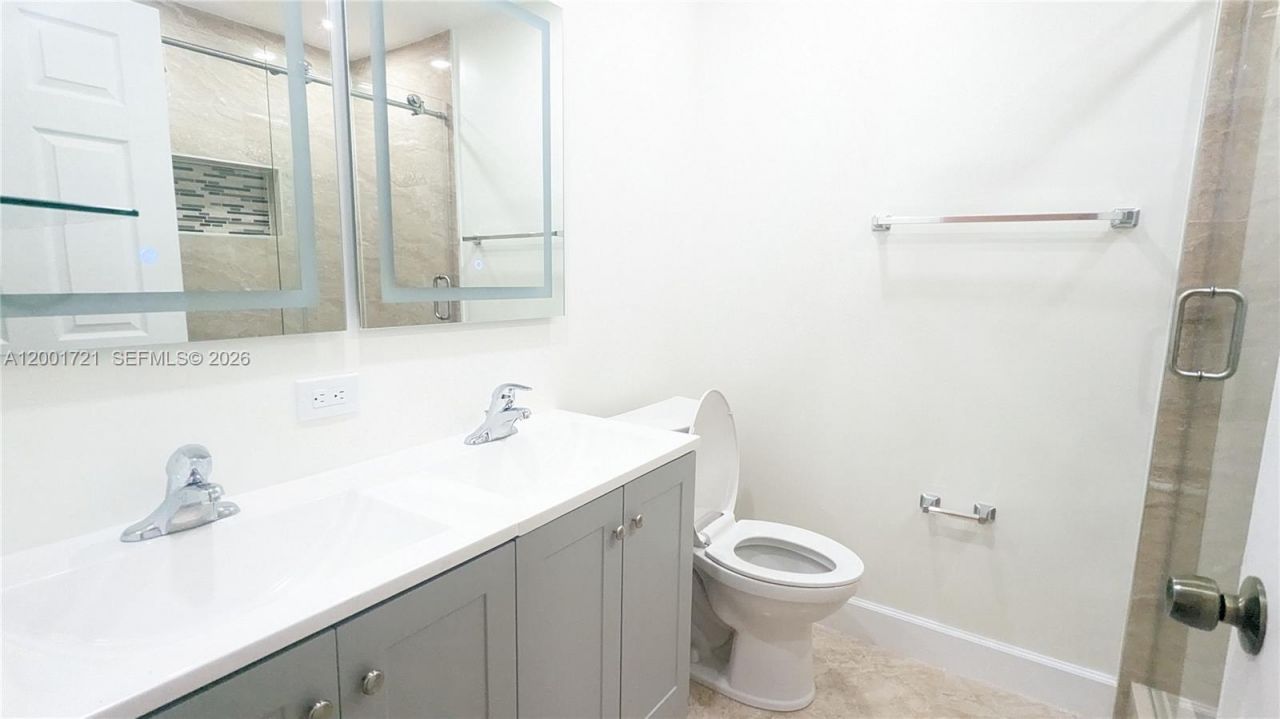 213 E Forest Oak Cir, Unit 213, Davie, FL 33325 Photo