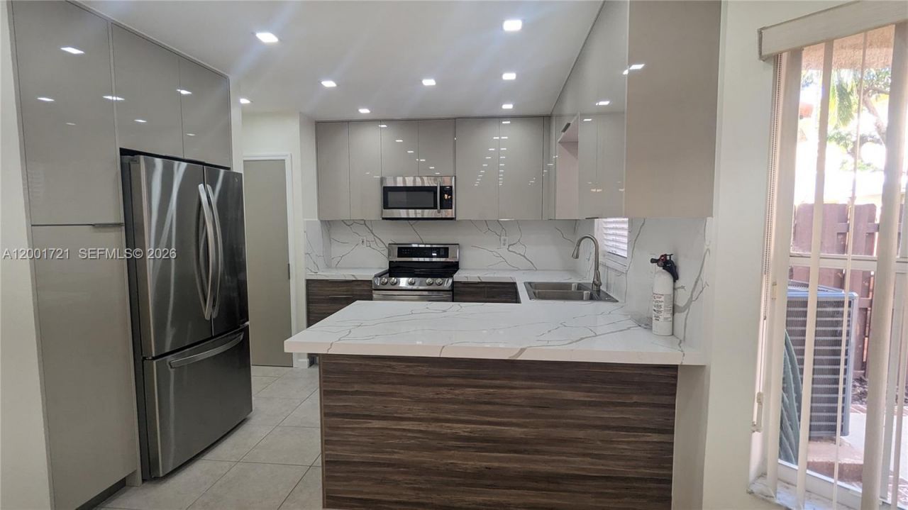 213 E Forest Oak Cir, Unit 213, Davie, FL 33325 Photo
