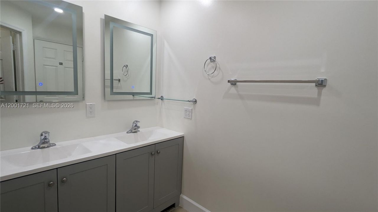 213 E Forest Oak Cir, Unit 213, Davie, FL 33325 Photo