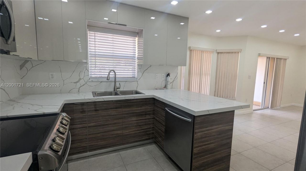 213 E Forest Oak Cir, Unit 213, Davie, FL 33325 Photo
